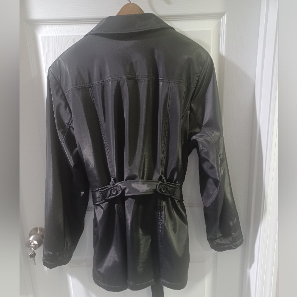 Braetan Black Sleek Trench Coat - Picture 4 of 8